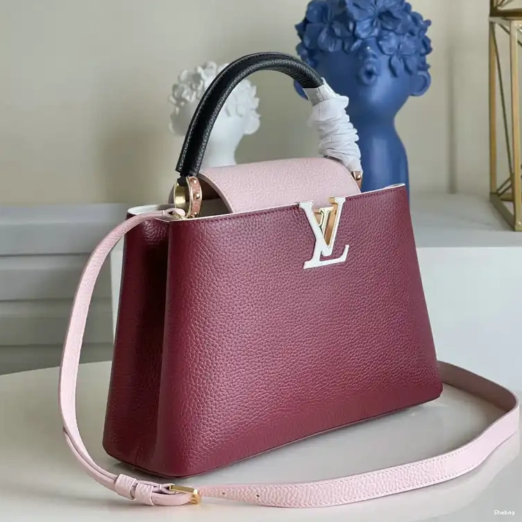 2110YA0124 Bags LV 0822